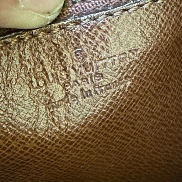 LOUIS VUITTON VINTAGE WRISTLET CLUTCH 🌟AUTHENTIC 🌟 - Picture 9 of 11